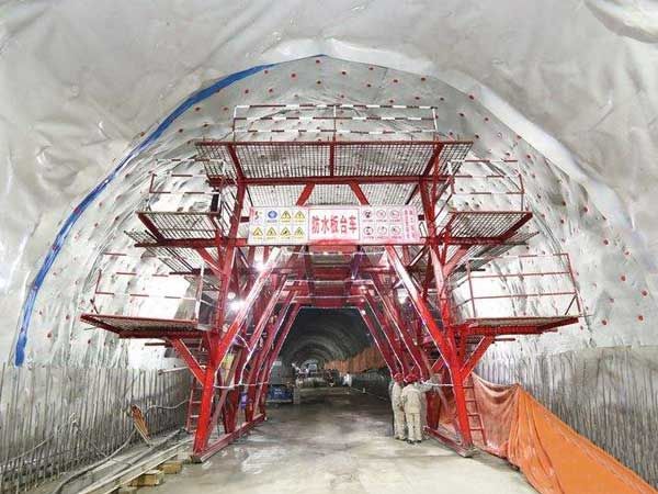 隧道工程施工標(biāo)準(zhǔn)化中防水板應(yīng)選用什么材料