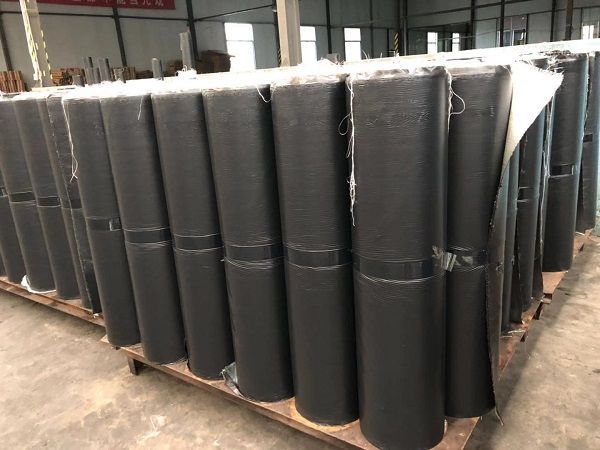 道路工程抗裂貼施工