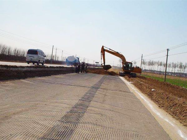 怎么消除填挖交界土工格柵質(zhì)量通病